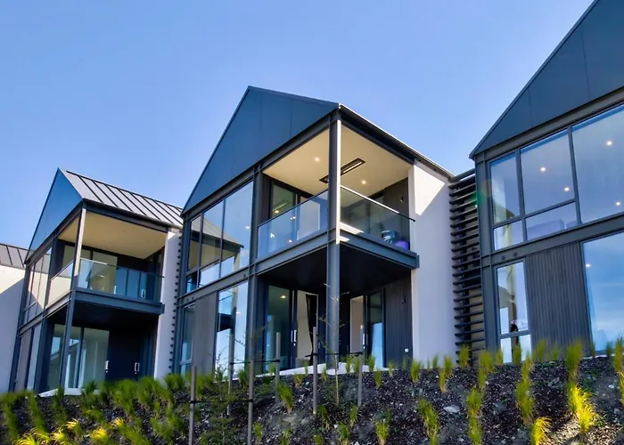 Sierra Views - Queenstown Holiday Home